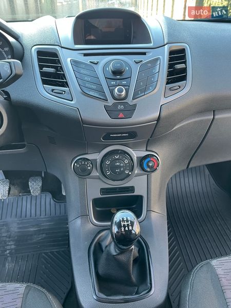 Хетчбек Ford Fiesta 2013 в Чинадієвому