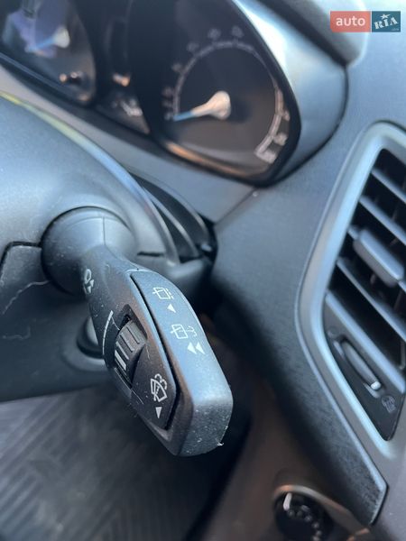 Хетчбек Ford Fiesta 2013 в Чинадієвому