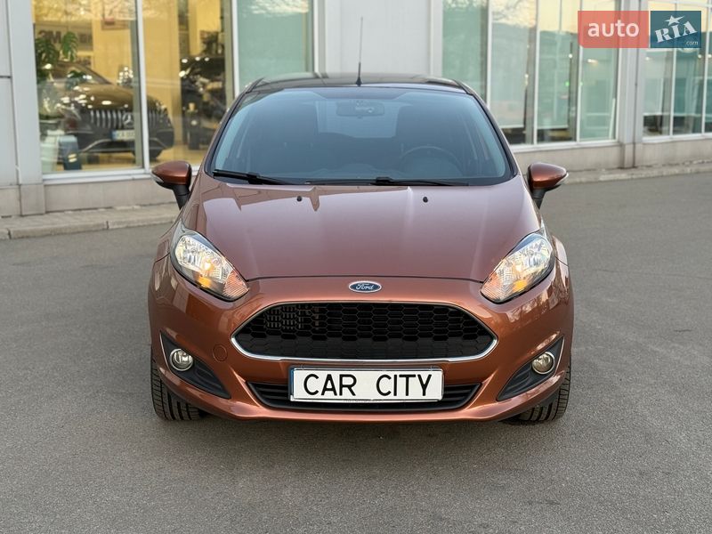 Хетчбек Ford Fiesta 2016 в Києві
