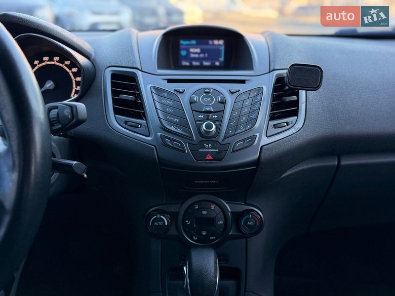 Хетчбек Ford Fiesta 2016 в Києві