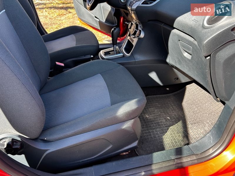 Хэтчбек Ford Fiesta 2012 в Ивано-Франковске