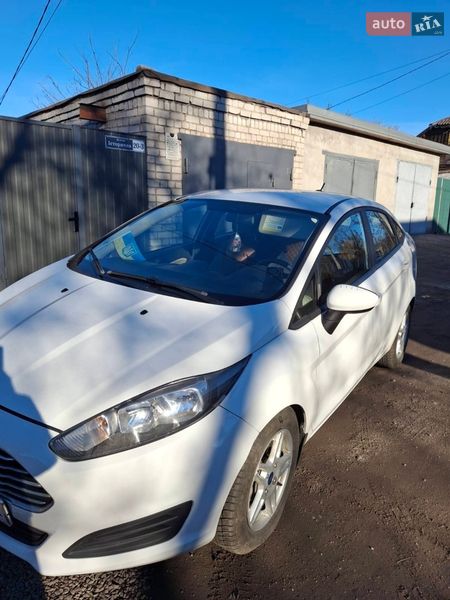 Седан Ford Fiesta 2018 в Днепре
