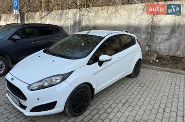Хэтчбек Ford Fiesta 2016 в Львове