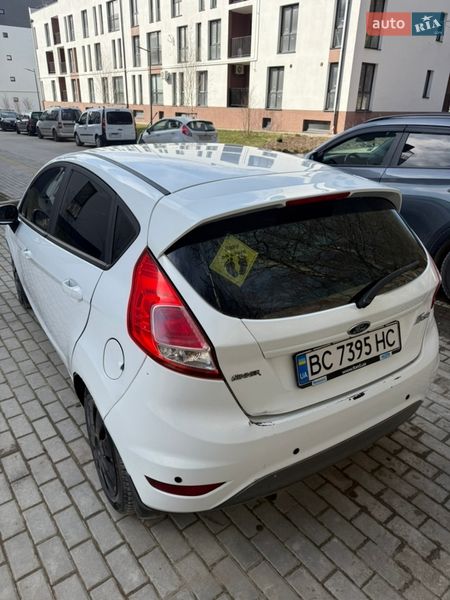 Хетчбек Ford Fiesta 2016 в Львові