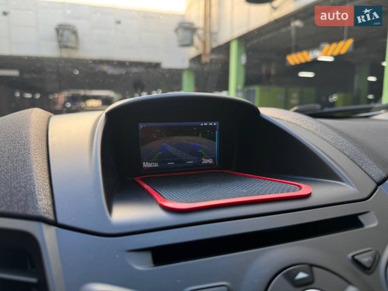 Хэтчбек Ford Fiesta 2016 в Киеве