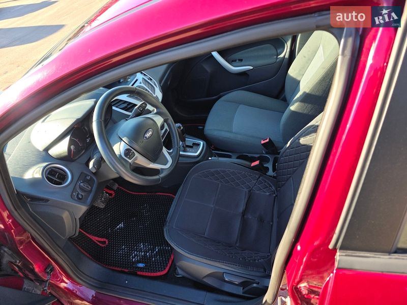 Хэтчбек Ford Fiesta 2011 в Ирпене