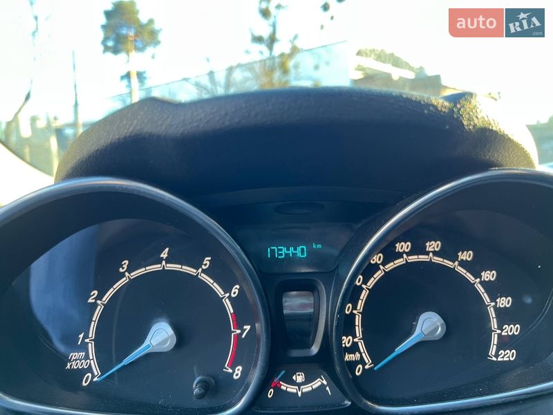 Хетчбек Ford Fiesta 2016 в Києві фото 14 Хетчбек Ford Fiesta 2016 в Києві