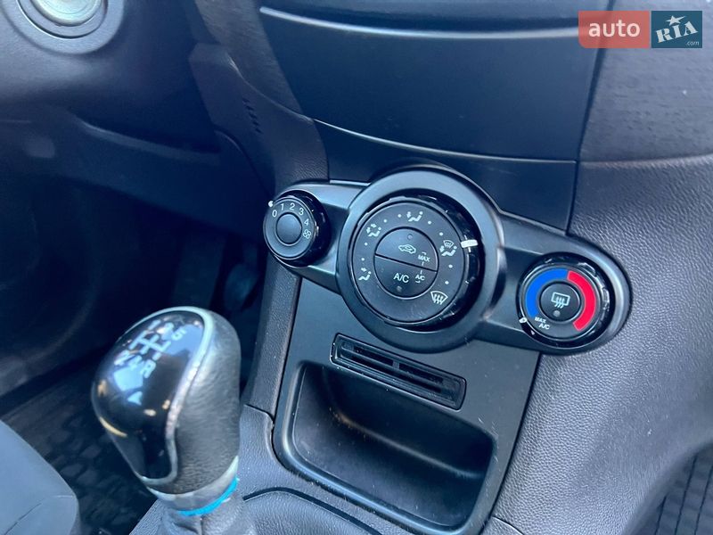 Хетчбек Ford Fiesta 2016 в Києві фото 15 Хетчбек Ford Fiesta 2016 в Києві