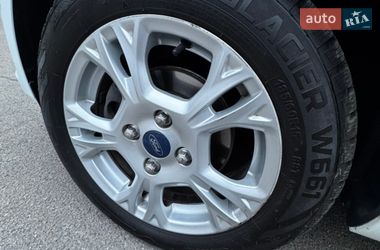 Хэтчбек Ford Fiesta 2013 в Киеве