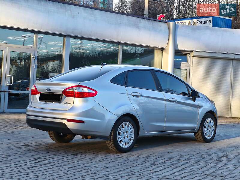 Седан Ford Fiesta 2019 в Днепре