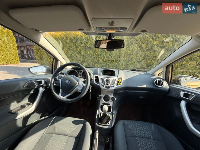 Хэтчбек Ford Fiesta 2011 в Стрые