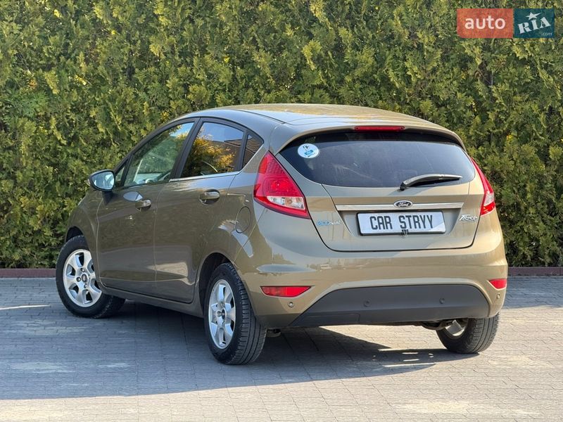Хэтчбек Ford Fiesta 2011 в Стрые