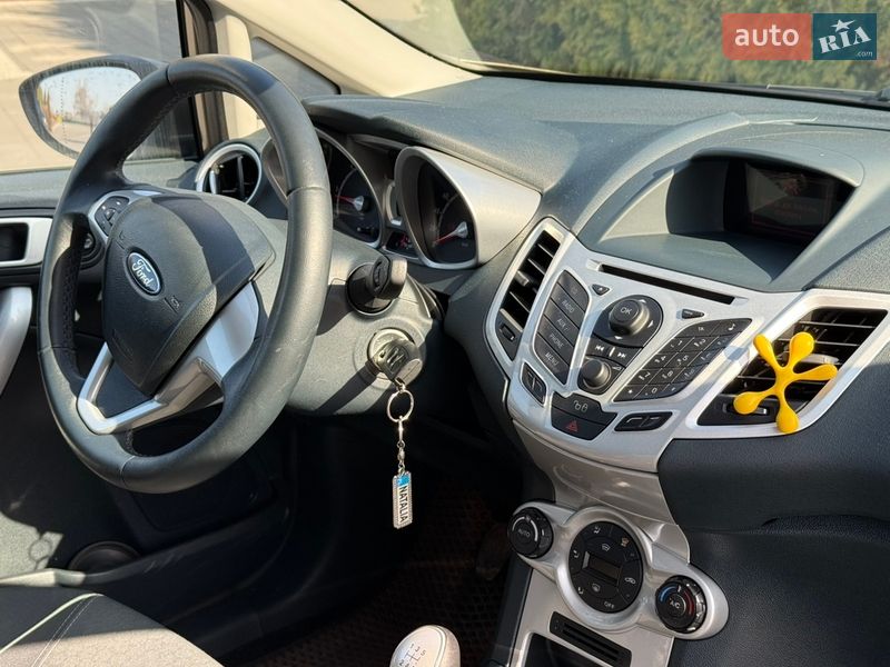 Хэтчбек Ford Fiesta 2011 в Стрые