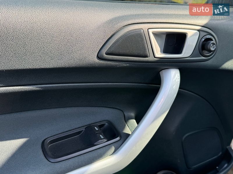 Хэтчбек Ford Fiesta 2011 в Стрые