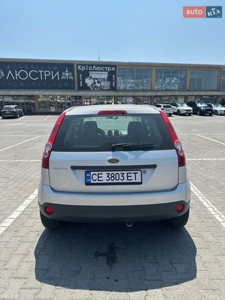 Хэтчбек Ford Fiesta 2008 в Черновцах