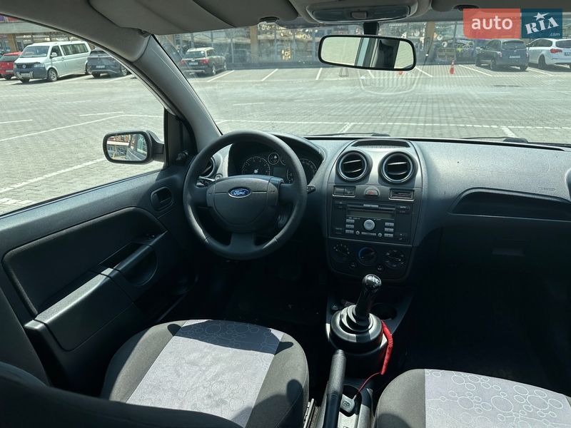 Хэтчбек Ford Fiesta 2008 в Черновцах