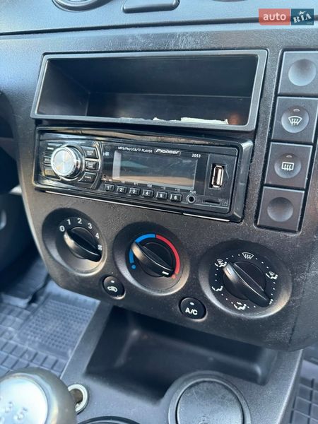 Хетчбек Ford Fiesta 2002 в Одесі