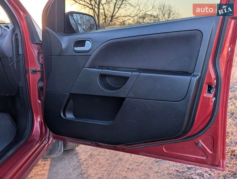 Хетчбек Ford Fiesta 2008 в Калинівці фото 16 Хетчбек Ford Fiesta 2008 в Калинівці