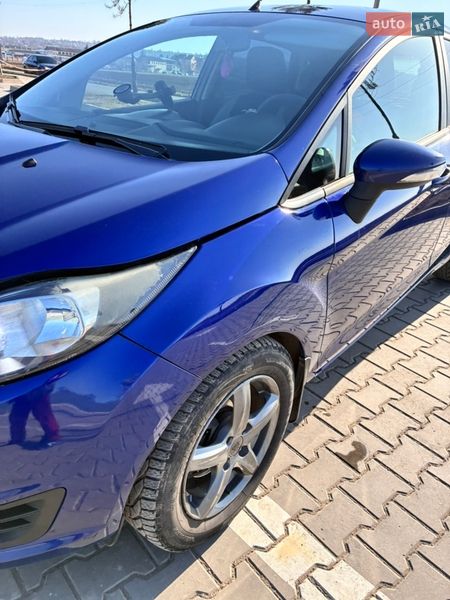 Хетчбек Ford Fiesta 2015 в Красилові