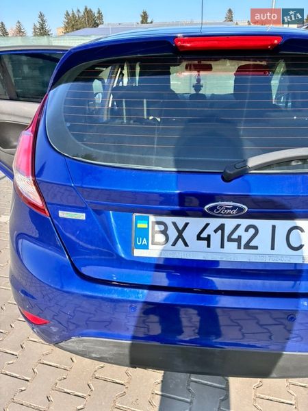 Хетчбек Ford Fiesta 2015 в Красилові