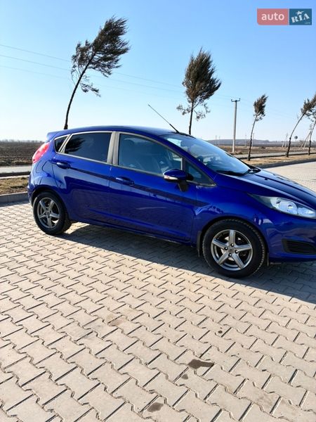 Хетчбек Ford Fiesta 2015 в Красилові