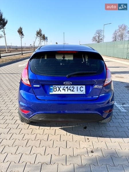 Хетчбек Ford Fiesta 2015 в Красилові
