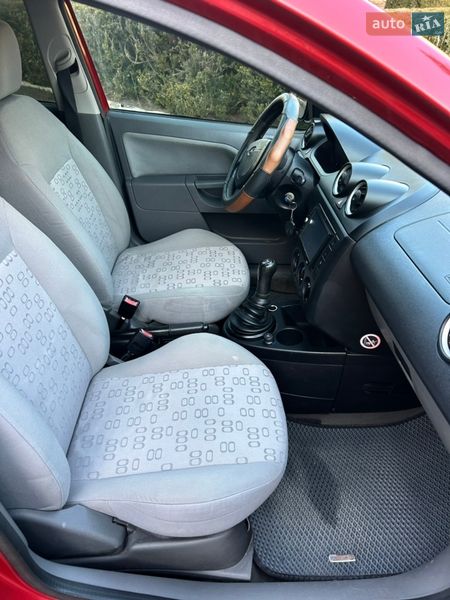 Хетчбек Ford Fiesta 2006 в Вапнярці