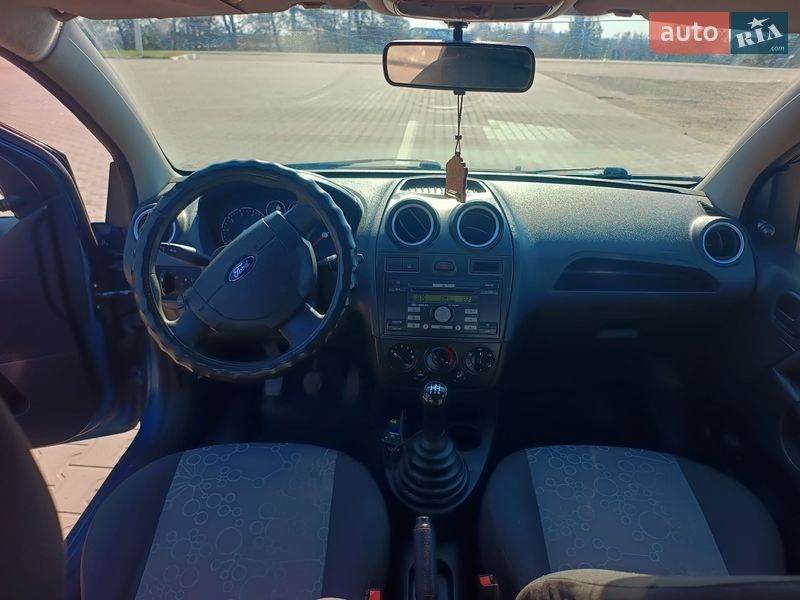 Хэтчбек Ford Fiesta 2006 в Судовой Вишне фото 13 Хэтчбек Ford Fiesta 2006 в Судовой Вишне