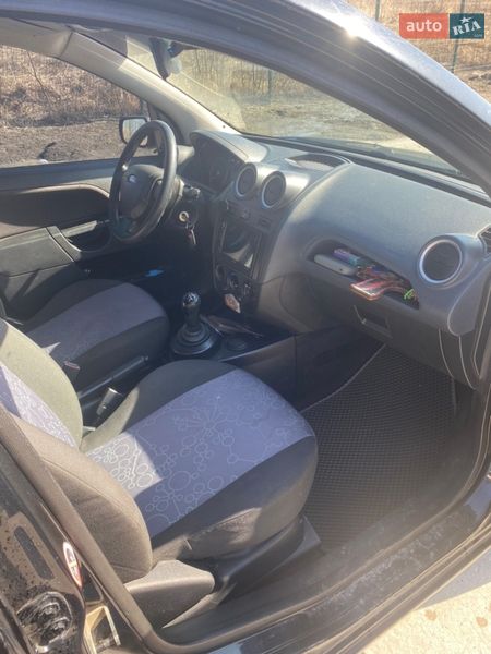 Хэтчбек Ford Fiesta 2007 в Коростене