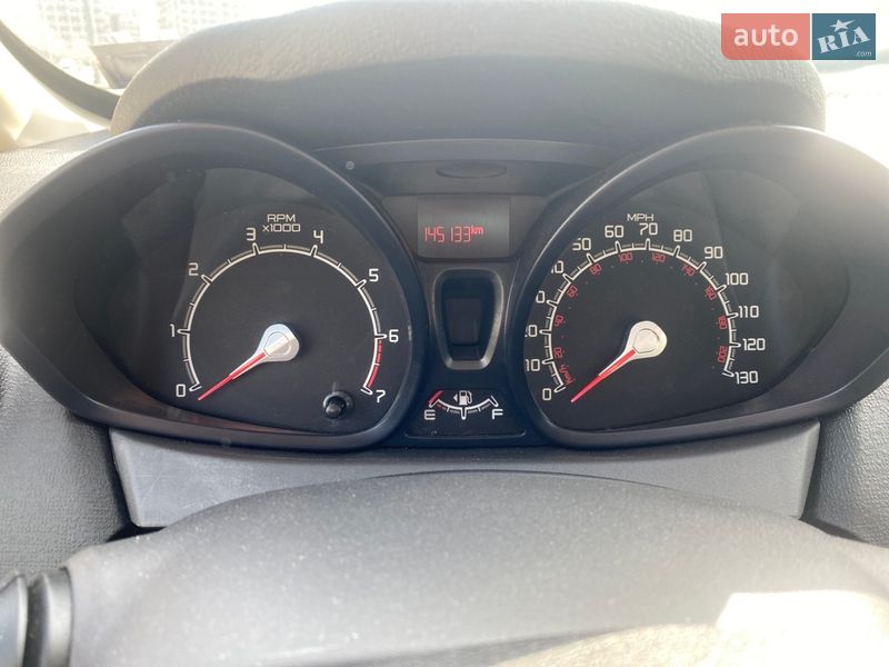 Седан Ford Fiesta 2010 в Киеве