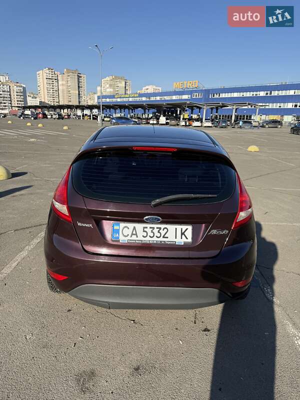 Хэтчбек Ford Fiesta 2010 в Киеве