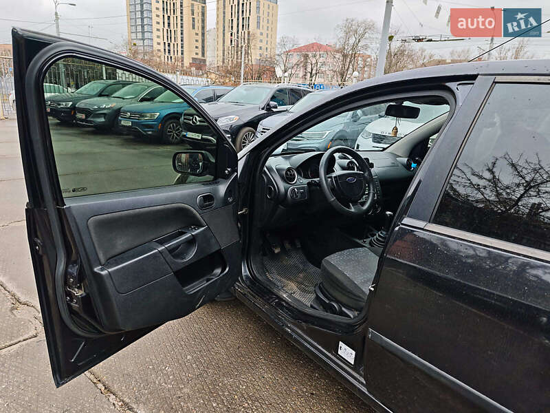 Хэтчбек Ford Fiesta 2005 в Харькове