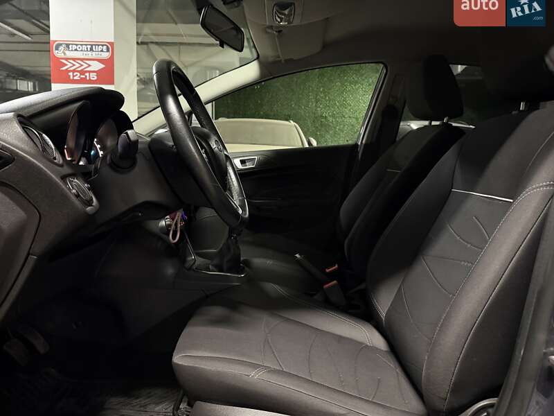 Хэтчбек Ford Fiesta 2013 в Киеве