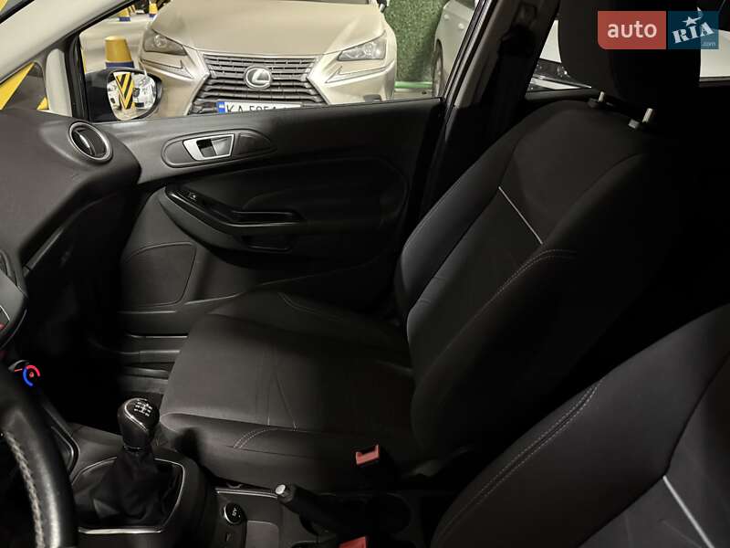 Хэтчбек Ford Fiesta 2013 в Киеве