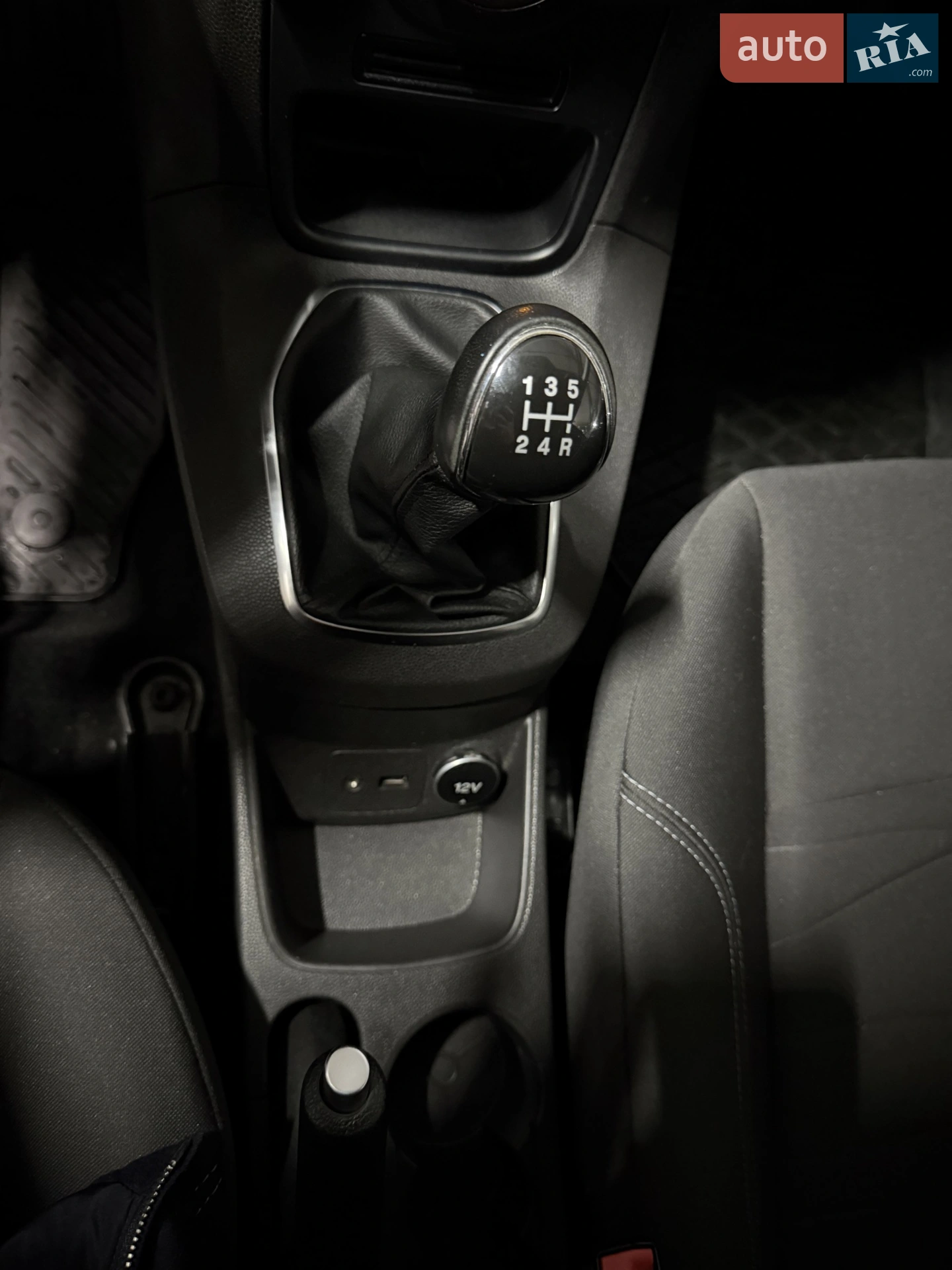 2013 Ford Fiesta - мініатюра 29