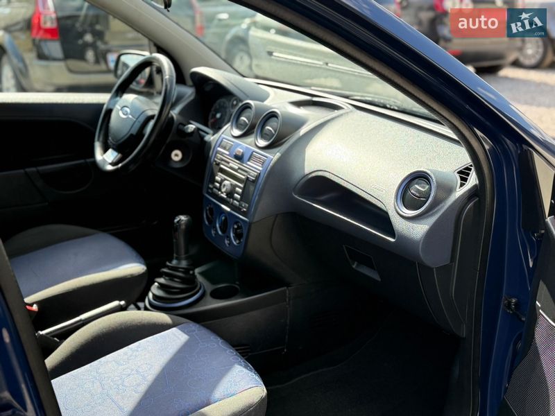 Хэтчбек Ford Fiesta 2008 в Луцке