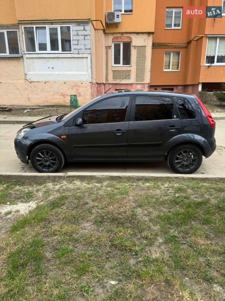 Хетчбек Ford Fiesta 2005 в Самборі