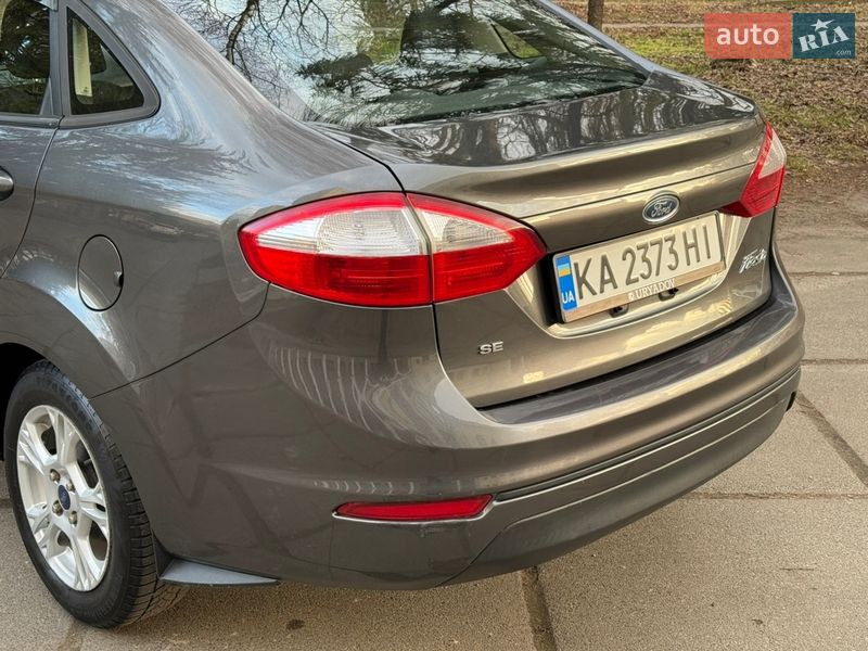 Седан Ford Fiesta 2015 в Киеве
