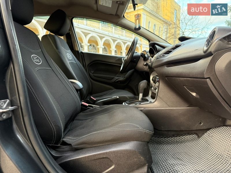 Седан Ford Fiesta 2015 в Киеве
