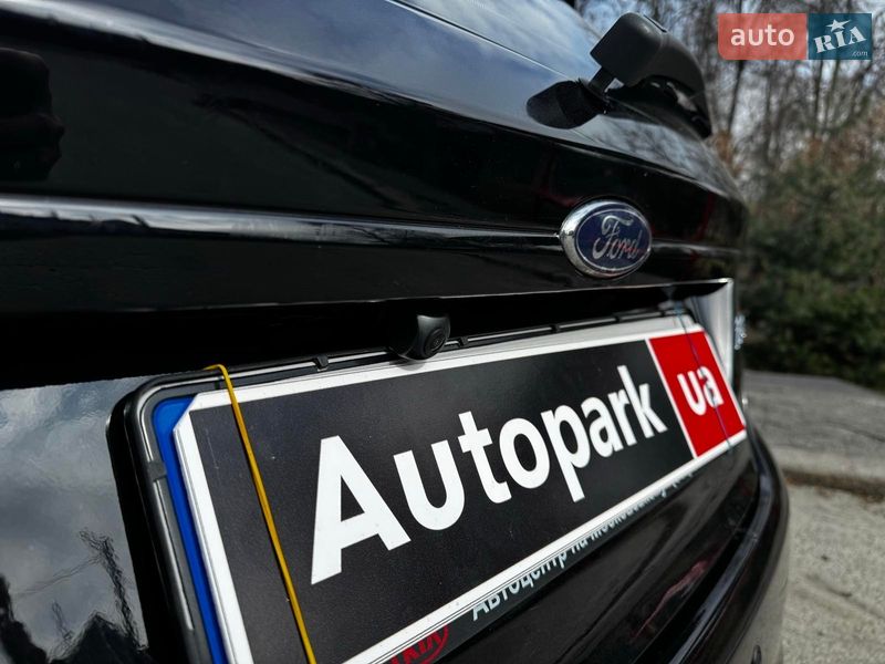 Хетчбек Ford Fiesta 2016 в Києві
