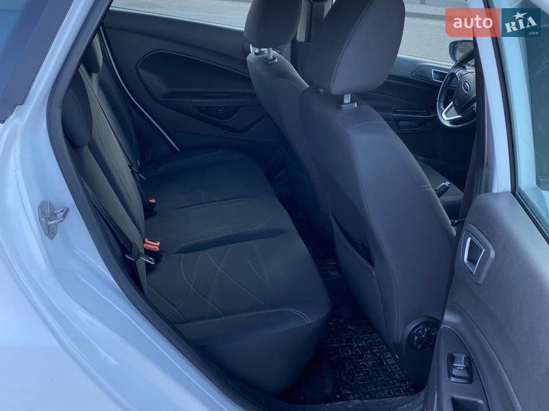 Хэтчбек Ford Fiesta 2013 в Киеве
