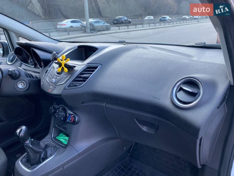 Хэтчбек Ford Fiesta 2013 в Киеве