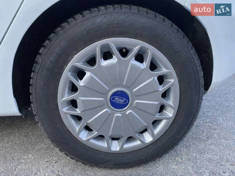 Хэтчбек Ford Fiesta 2013 в Киеве