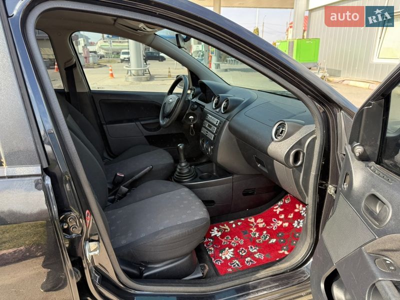 Хетчбек Ford Fiesta 2004 в Хмельницькому