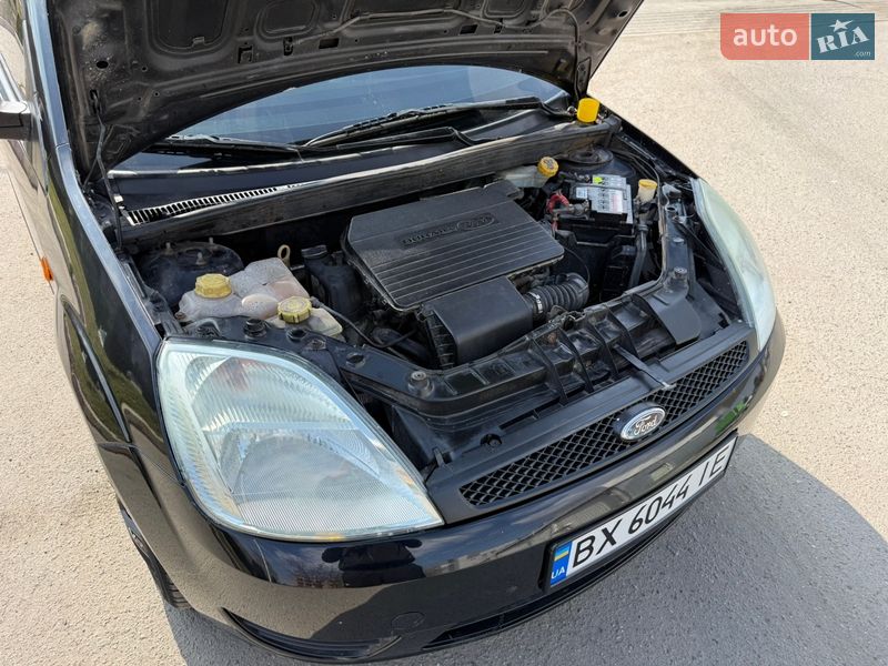 Хетчбек Ford Fiesta 2004 в Хмельницькому