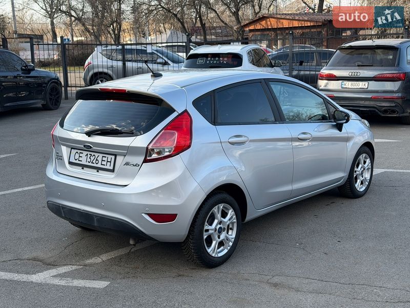 Хэтчбек Ford Fiesta 2015 в Киеве