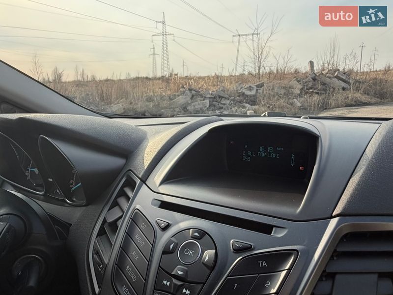 Хэтчбек Ford Fiesta 2016 в Киеве