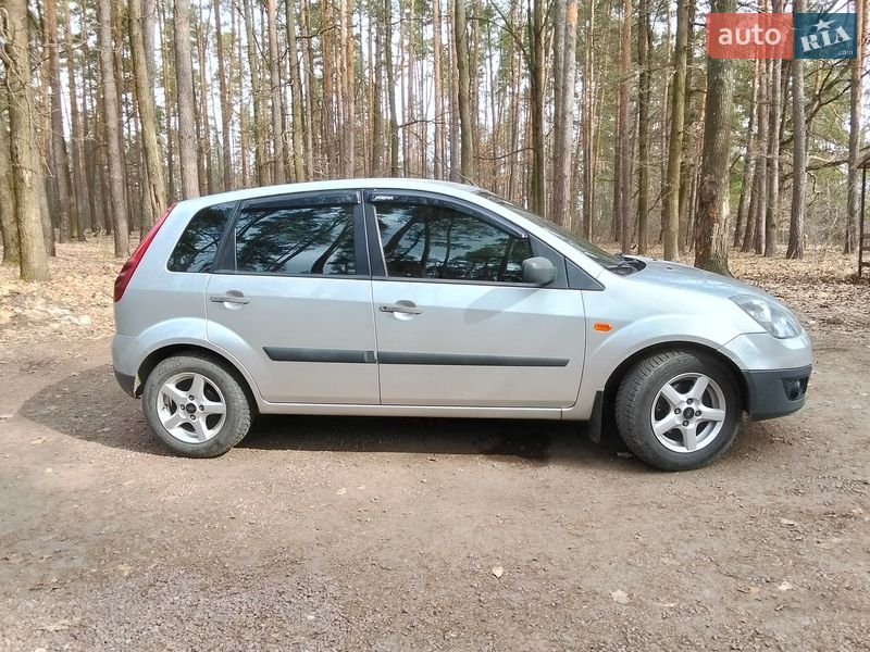 Хетчбек Ford Fiesta 2006 в Житомирі фото Хетчбек Ford Fiesta 2006 в Житомирі