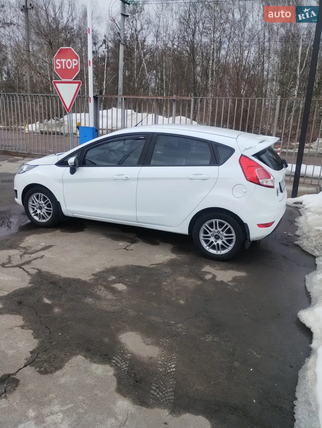 2014 Ford Fiesta - мініатюра 8