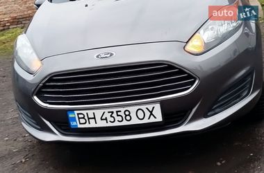 Седан Ford Fiesta 2013 в Ізмаїлі